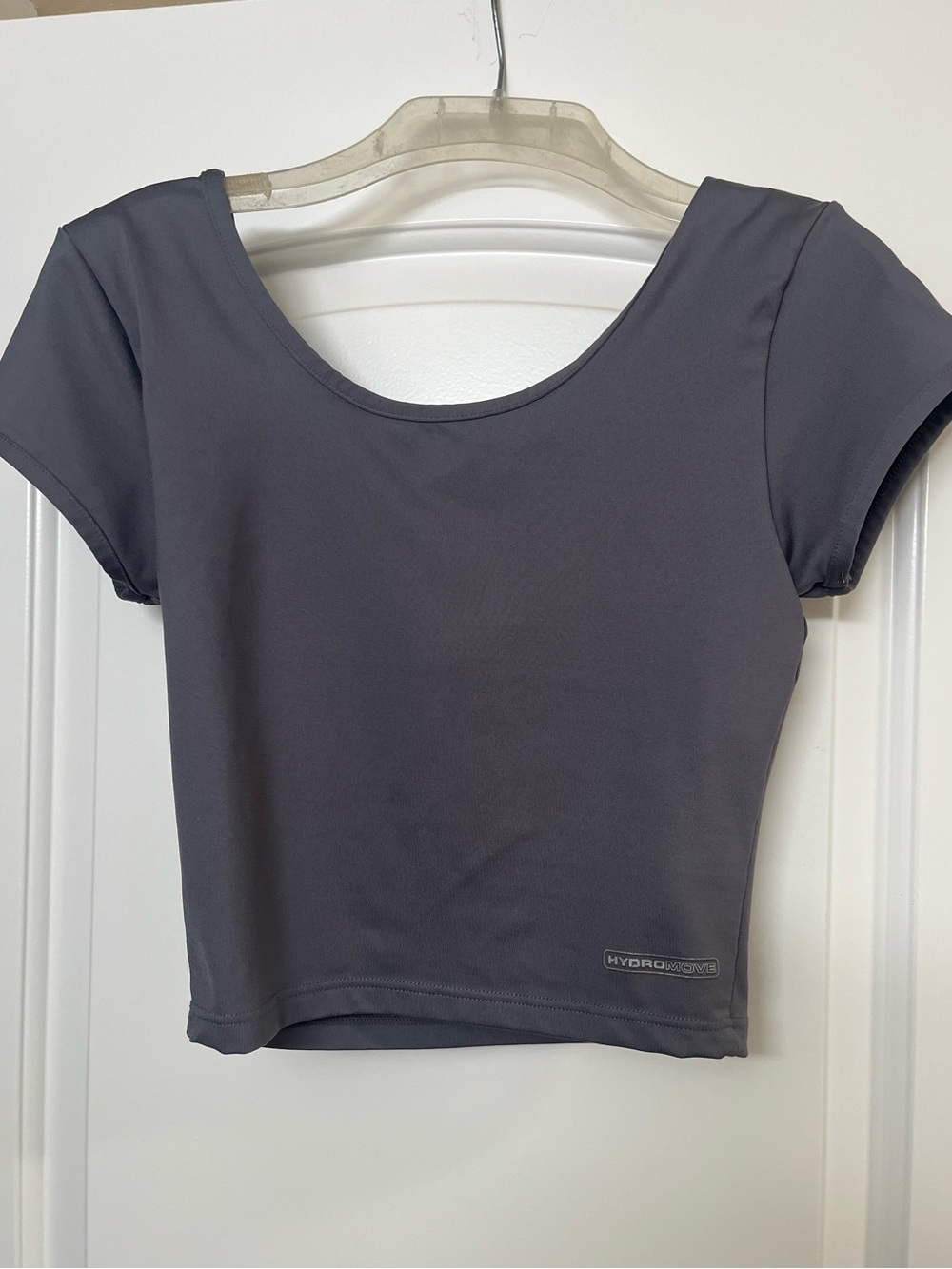 Reebok Gray Short Sleeve Crop‎ Top Size Medium - Picture 2 of 5